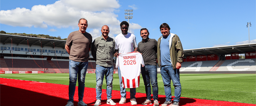 Moussa Soumano signe son premier contrat professionnel
